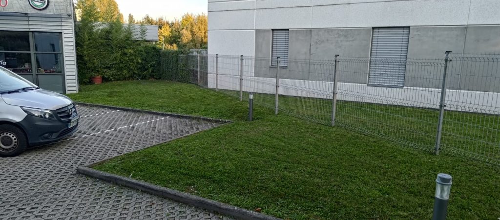 Tonte et débroussaillage lors d’un contrat d’entretien annuel à Mulhouse dans le Haut-Rhin